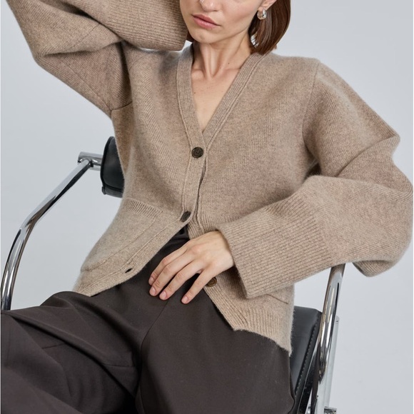 Almina Concept Cardigan - Picture 3 of 4